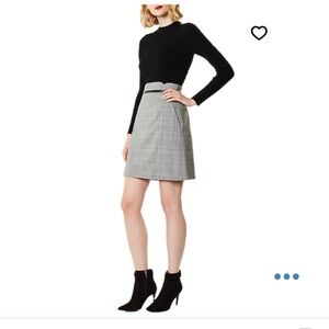 Karen Millen skirt. Size US4. 54% polyester, 44% virgin wool, 2% elastene.